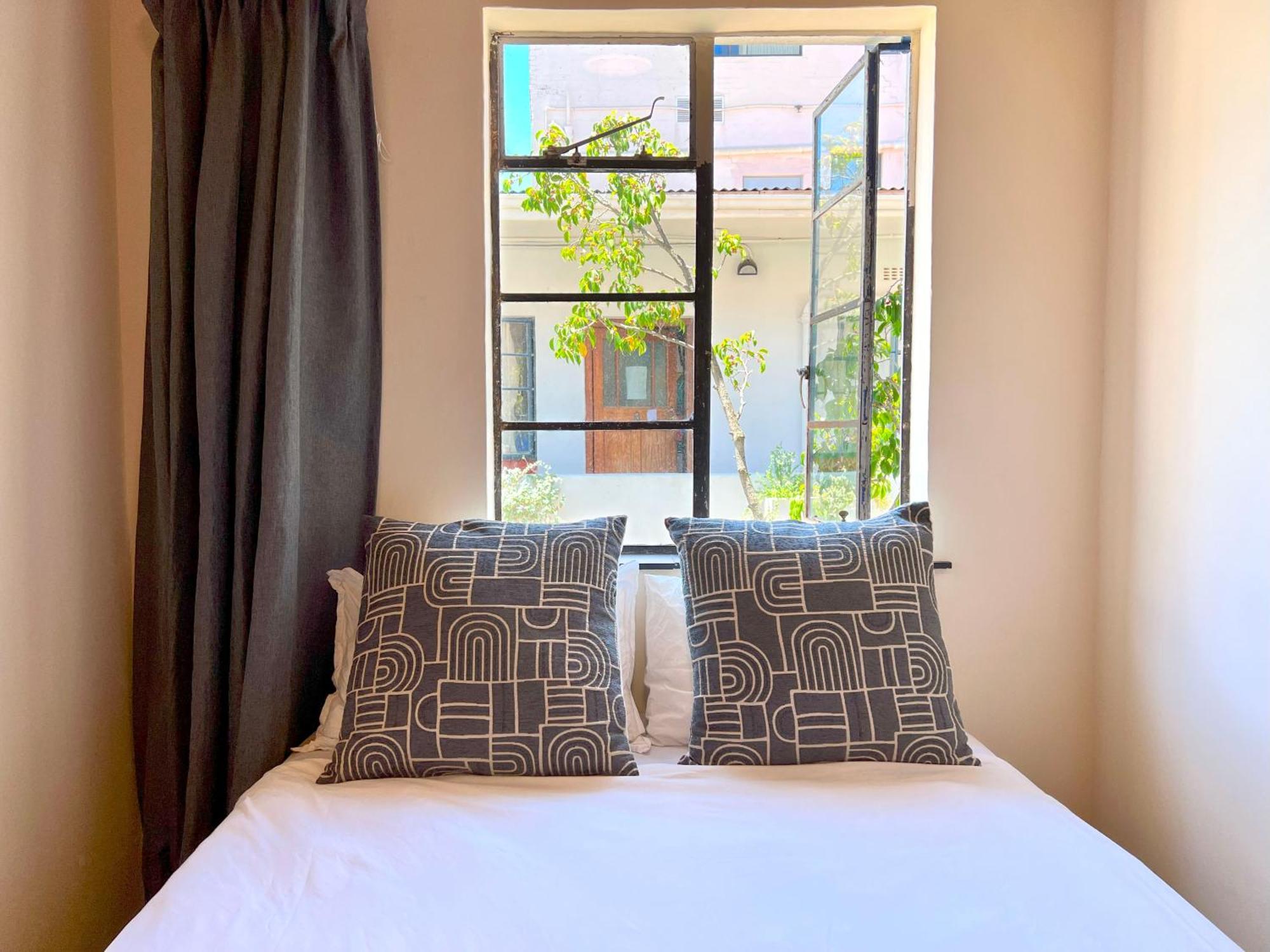 Long Street Backpackers (Adults Only) Hostel Cape Town Room photo